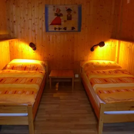 Sleeps 10 Wifi בית נופש *